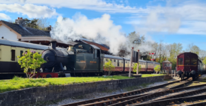 Gwr steam engine 5526 buckfastleigh