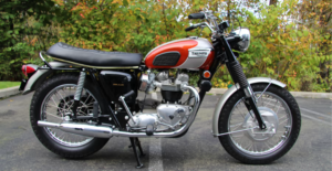 Triumph 650 red silver black